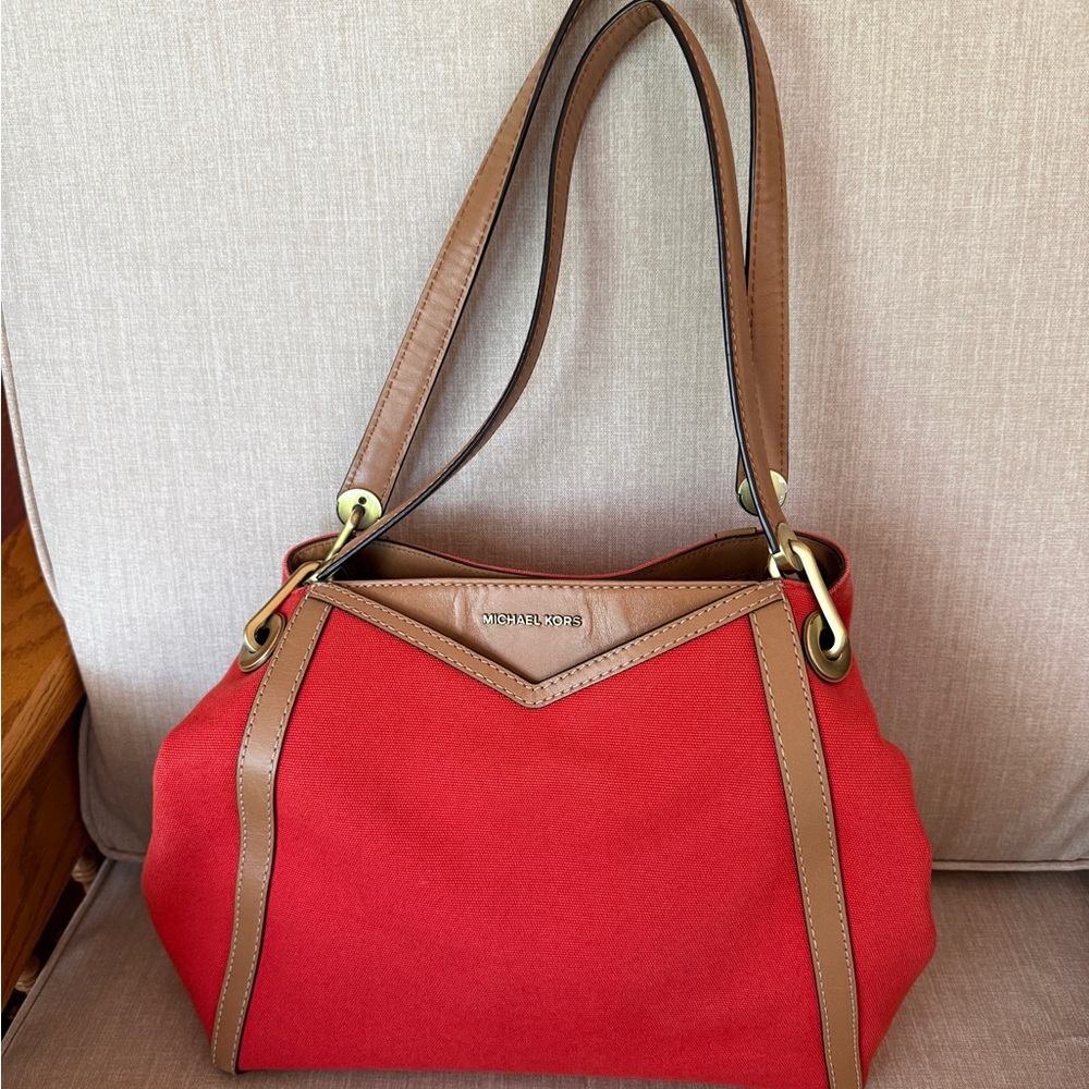 Michael Kors Raven Large Pocket Shoulder Tote